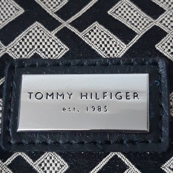 Tommy Hilfiger Tri-fold Wallet with TH Logo, Black and Beige.  NWOT - Picture 4 of 6
